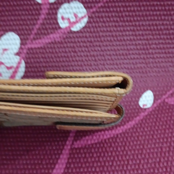 Coach - Picture 6 of 6